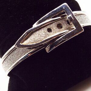 CLASSIC FASHION SILVERY GRAINY FINISH BELT AND BELT BUCKLE HINGED BRACELET 25
